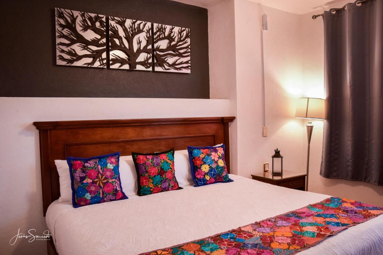 Del Centro Hotel 贝纳尔 外观 照片