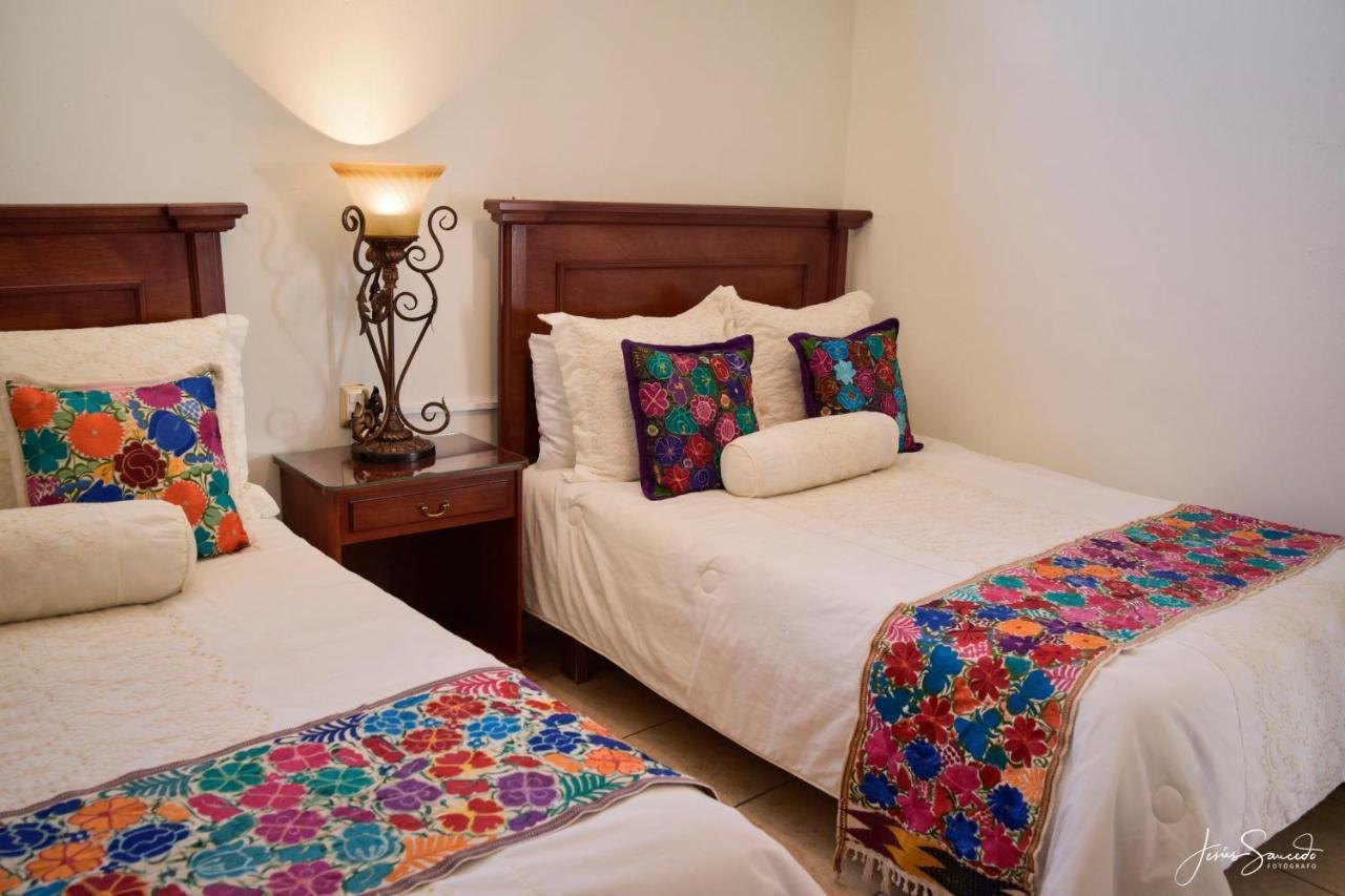 Del Centro Hotel 贝纳尔 外观 照片