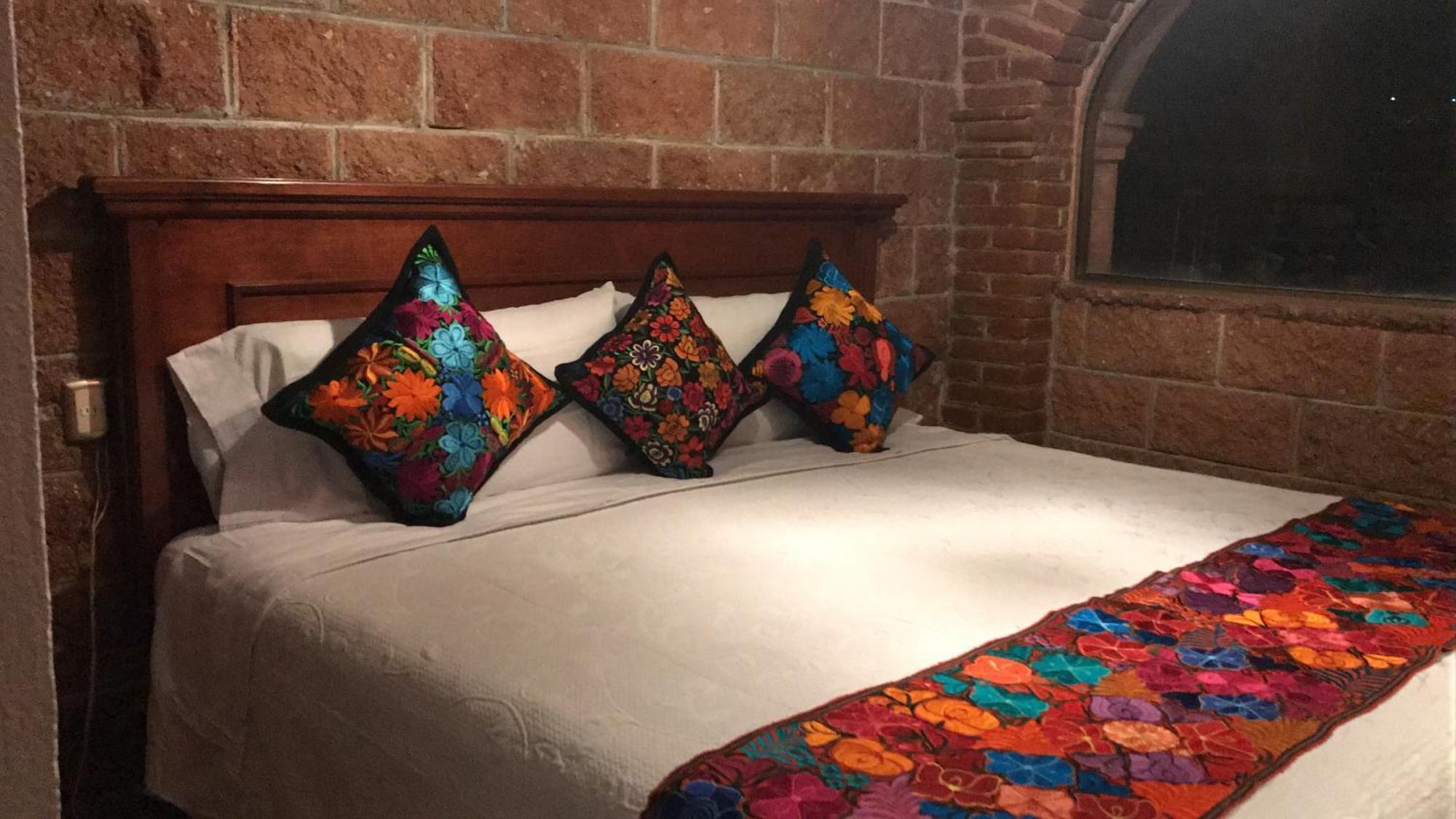 Del Centro Hotel 贝纳尔 外观 照片
