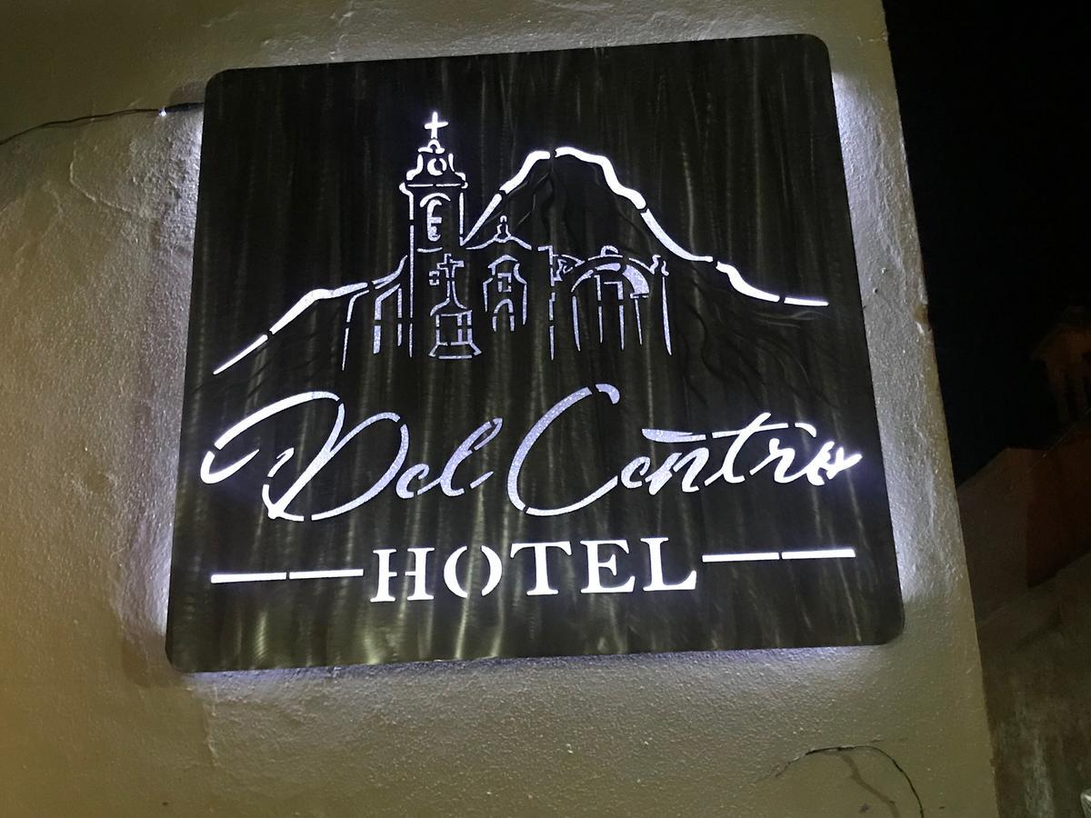 Del Centro Hotel 贝纳尔 外观 照片