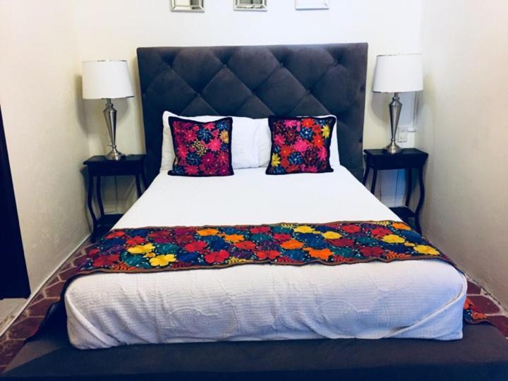 Del Centro Hotel 贝纳尔 外观 照片